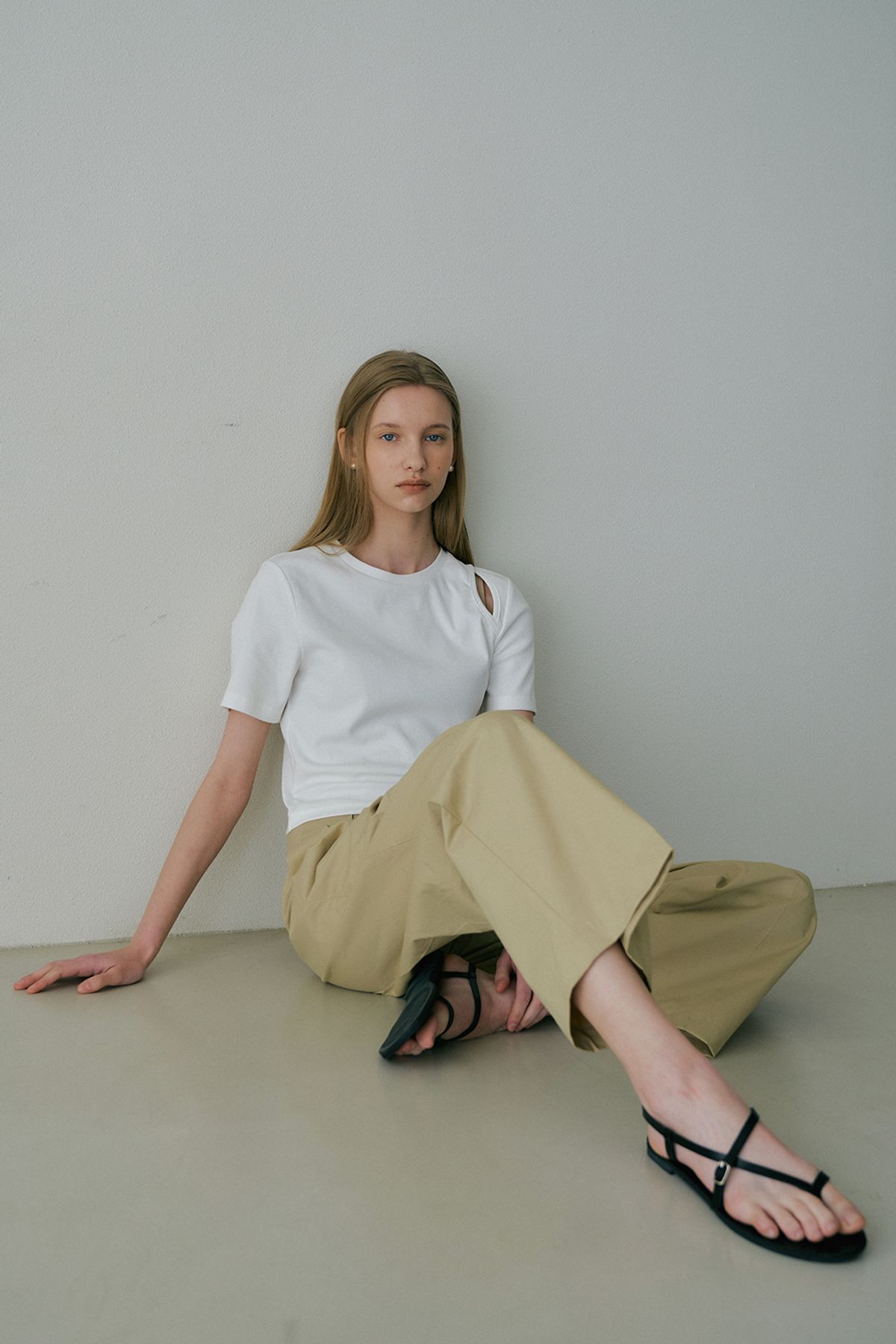 더페니(THE PENNY) TWO TUCK BANDDING SLACKS