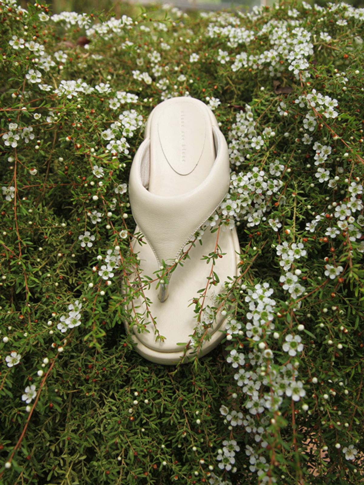 블랑수블랑(BLANC SUR BLANC) 나엘 플립플랍 아이보리