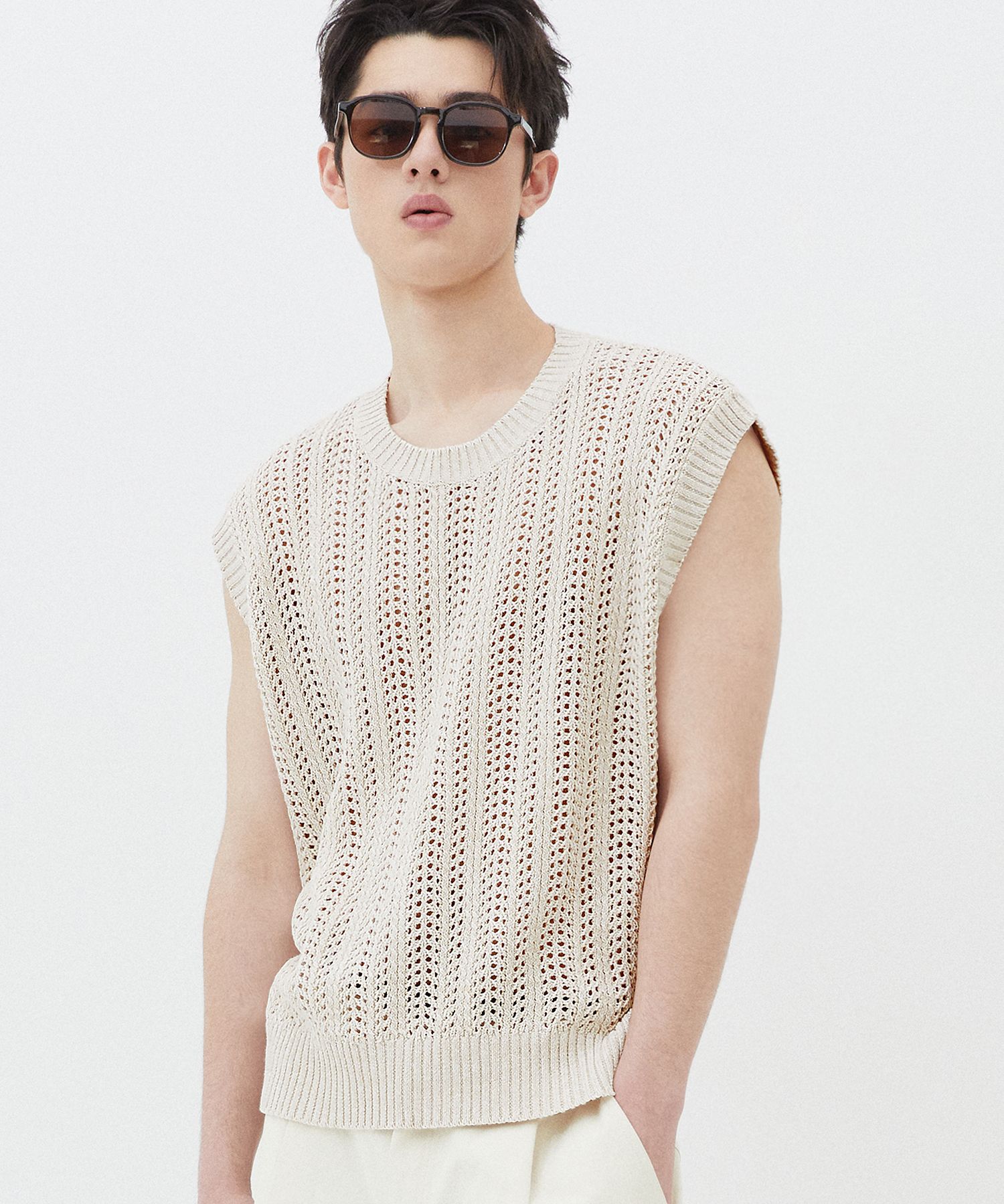 MUSINSA | TRILLION Waffle Punching Knit Vest (LIGHT BEIGE)