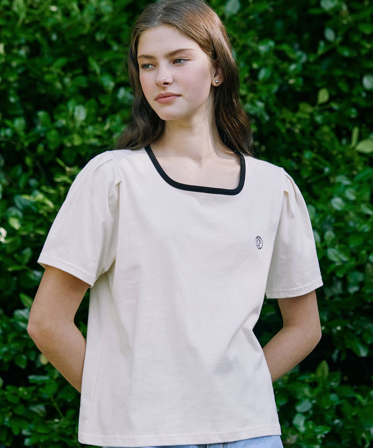 논로컬(NONLOCAL) Neckline Puff Sleeve T-shirt - Cream