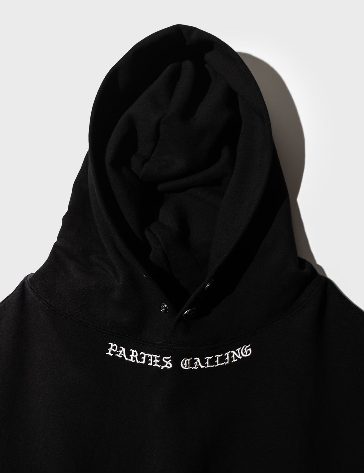 펀치드렁크파티즈(PUNCH DRUNK PARTIES) Parties Calling Oversized Hoodie (BLACK)