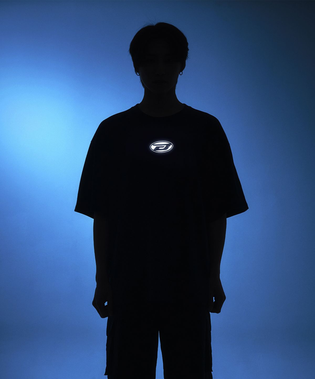 본챔스(BORN CHAMPS) 스포티 로고 반팔 티셔츠 B23ST21NA