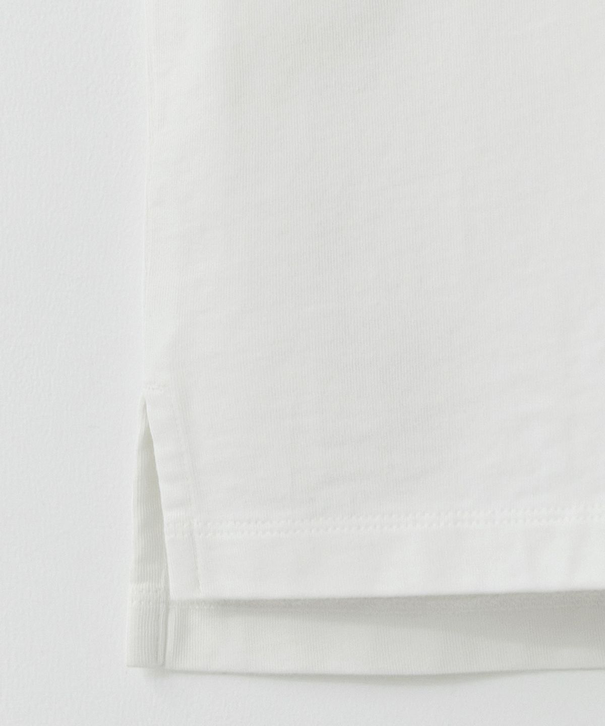 러프사이드(ROUGHSIDE) Primary Half Sleeve Off White