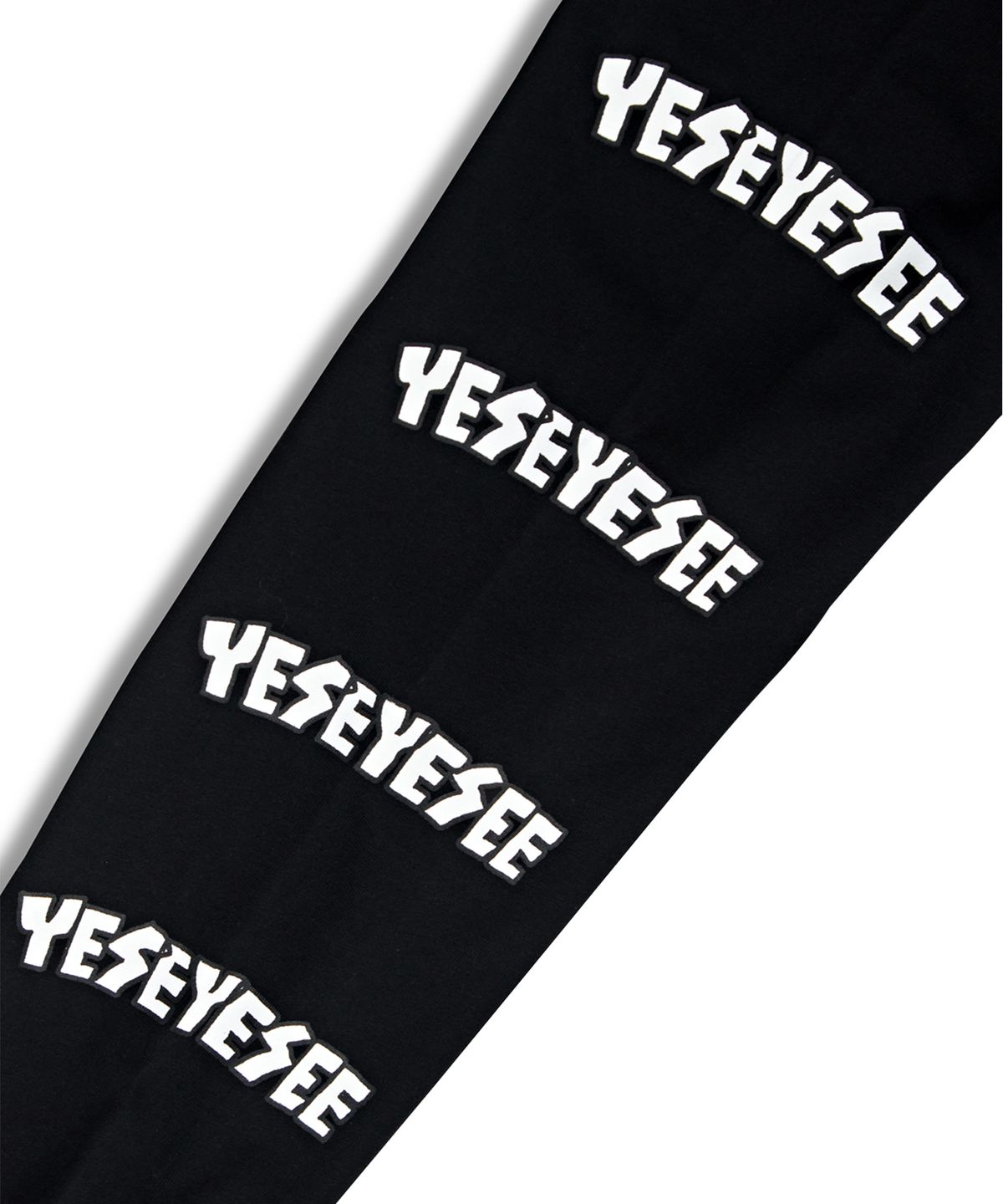 예스아이씨(YESEYESEE) Y.E.S x Deadpool Long sleeve Black
