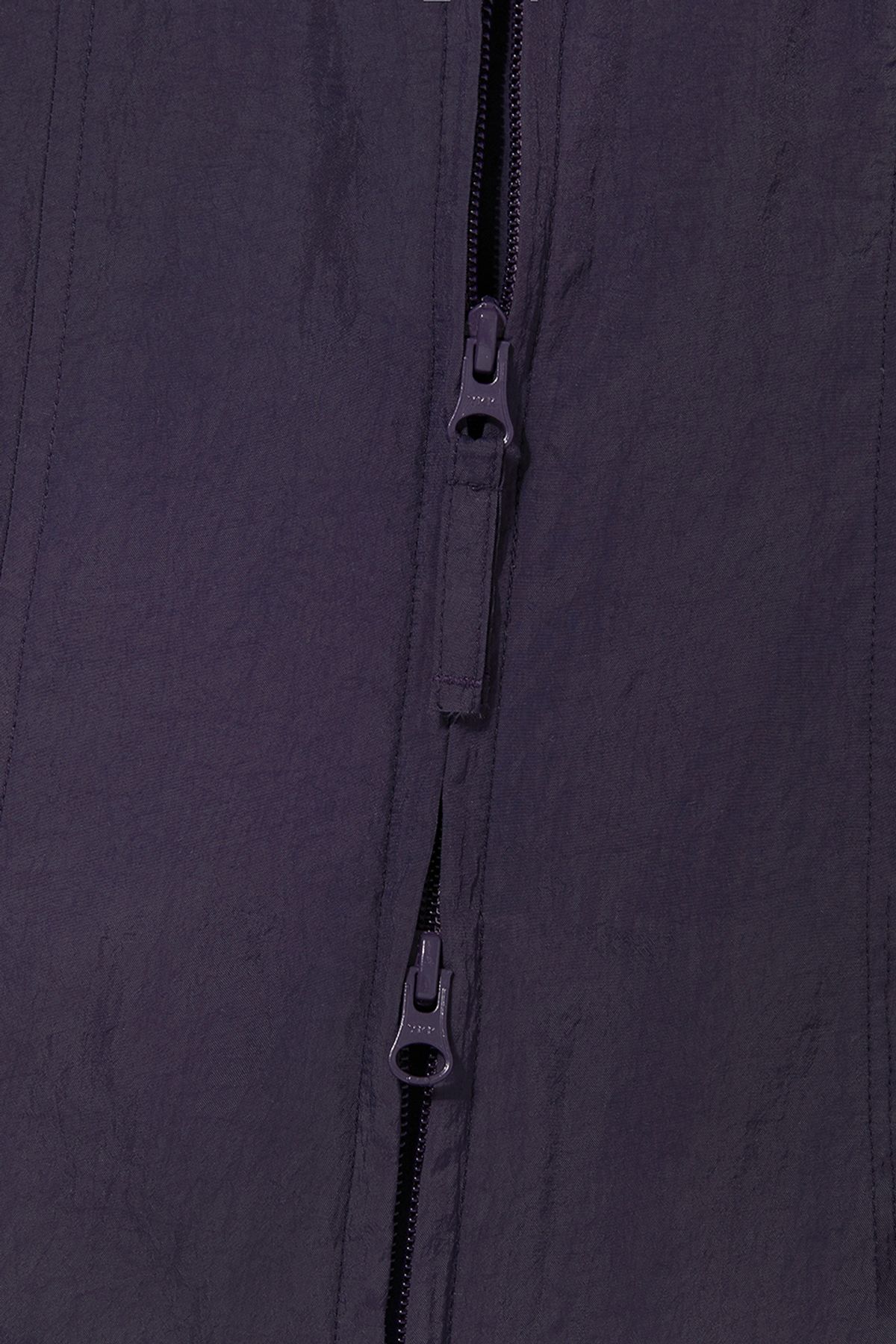 비바스튜디오(VIVASTUDIO) CURVED NYLON HALF JACKET [PURPLE]