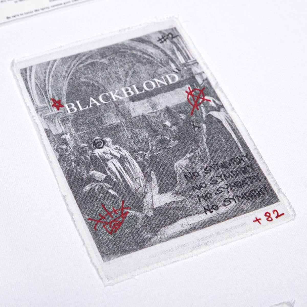 블랙블론드(BLACKBLOND) 비비디 르네상스 패치 티셔츠 (화이트)