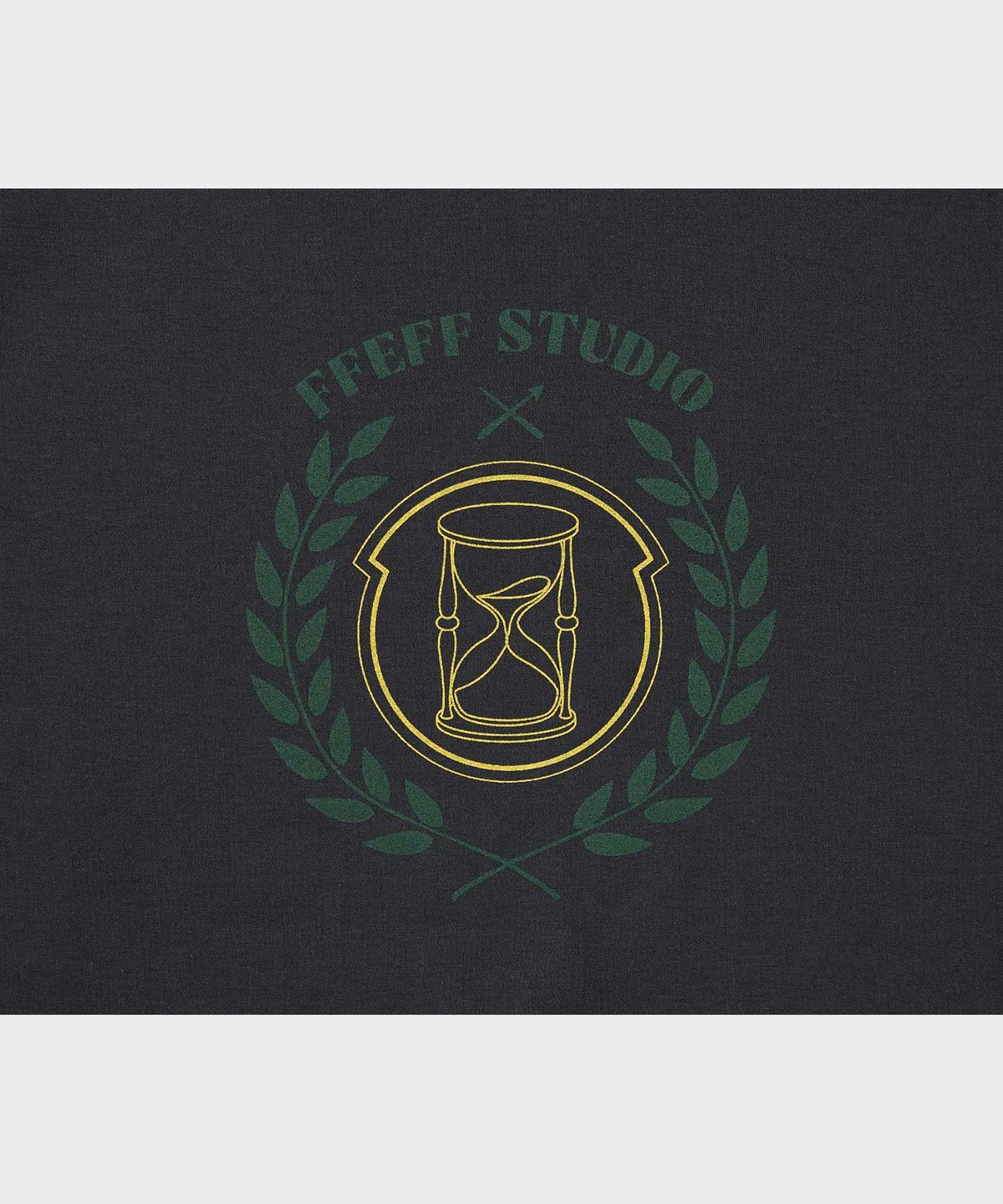 페프스튜디오(FFEFF STUDIO) 월계수 심볼 반팔 티셔츠 (챠콜)