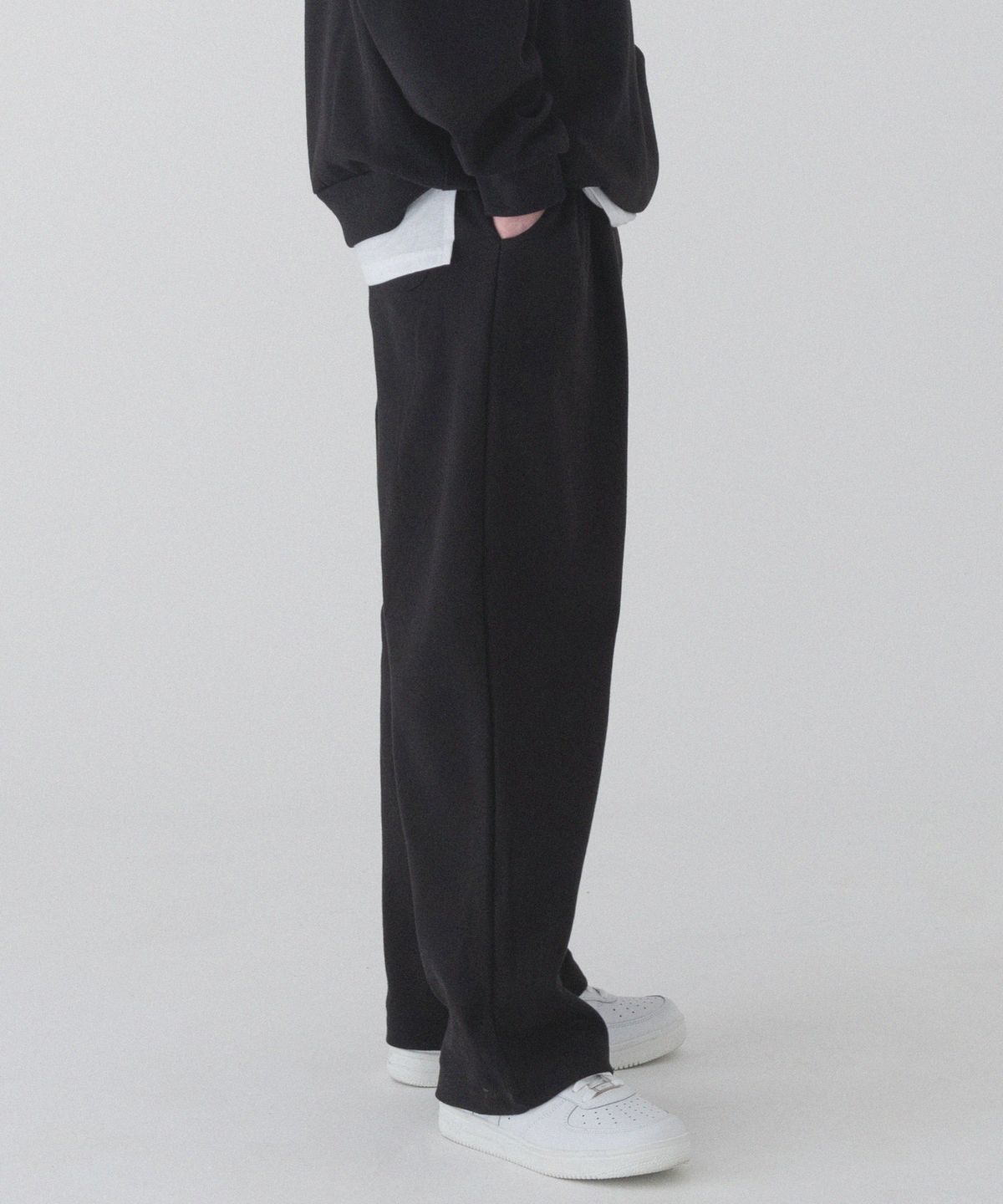 피아네르(PIANER) 에센셜 원 턱 와이드 스웨트 팬츠 (블랙)