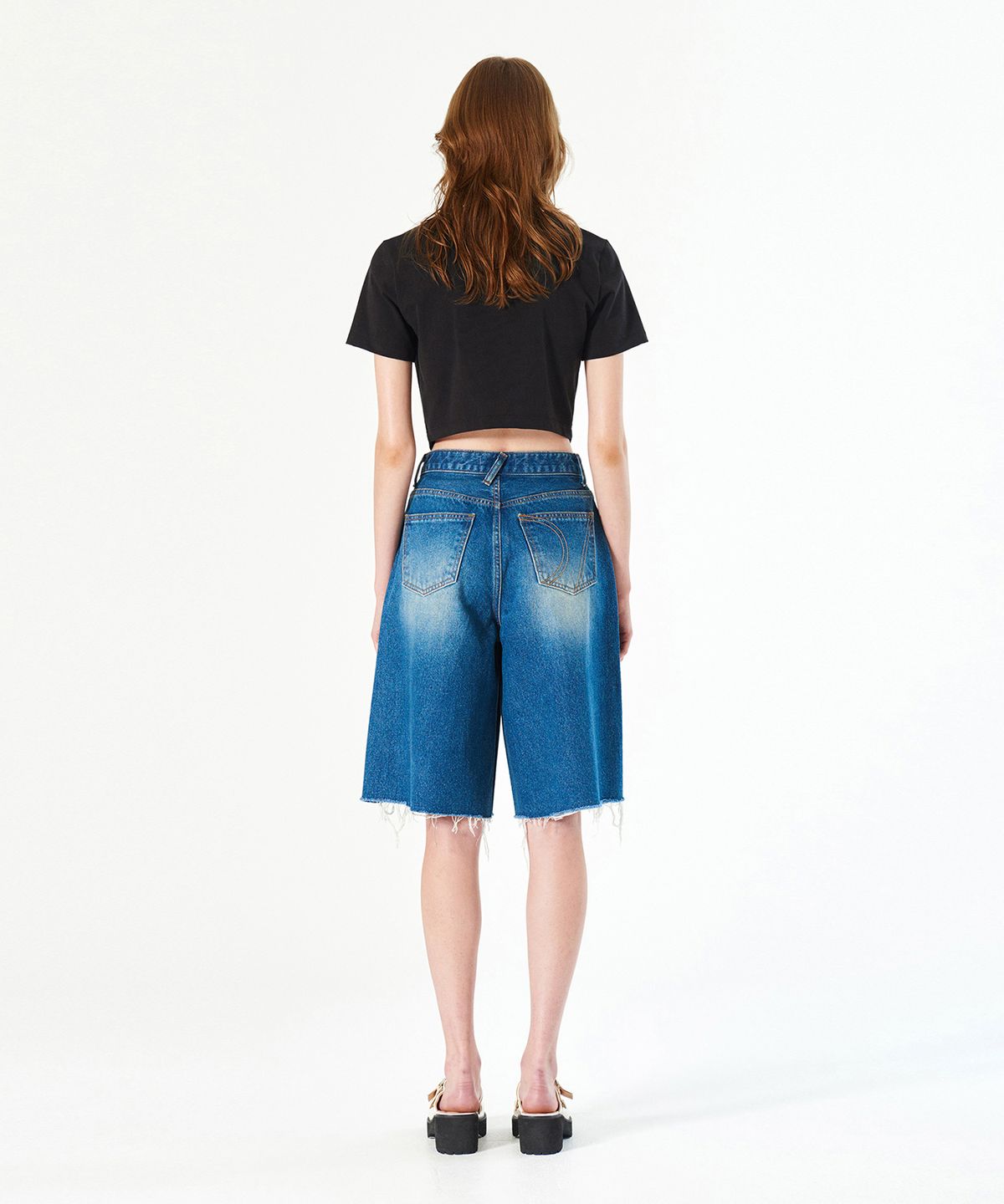 다이애그널(DIAGONAL) RECYCLED ROUND FRONT TEE (black)