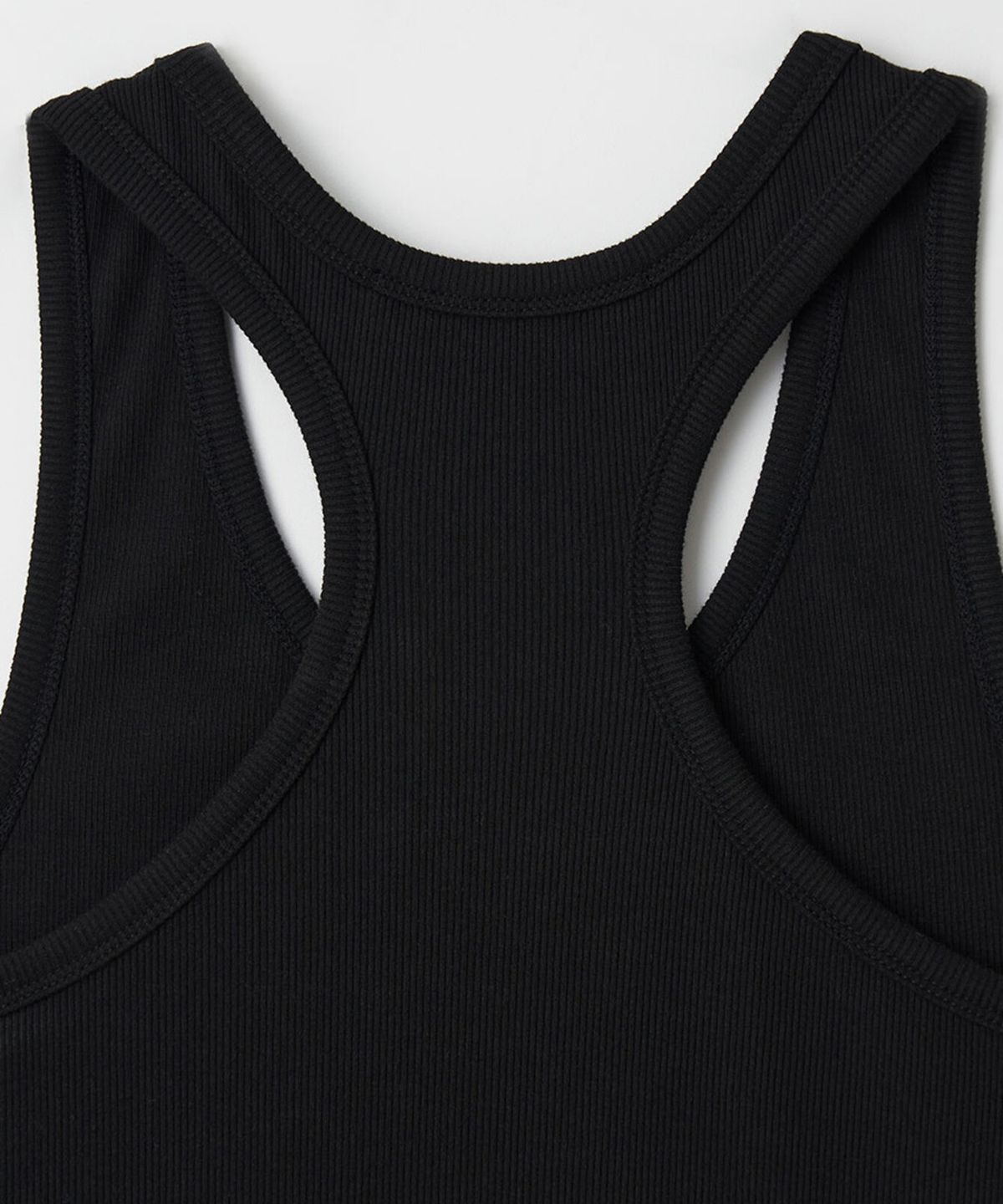 51퍼센트(51PERCENT) Basic curve sleeveless - Black