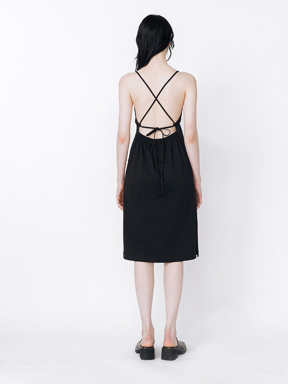 민더리(MEENDERI) BACKLESS STRAP DRESS - BLACK