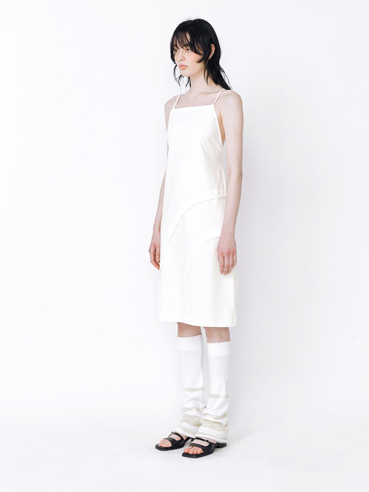 민더리(MEENDERI) BACKLESS STRAP DRESS - WHITE