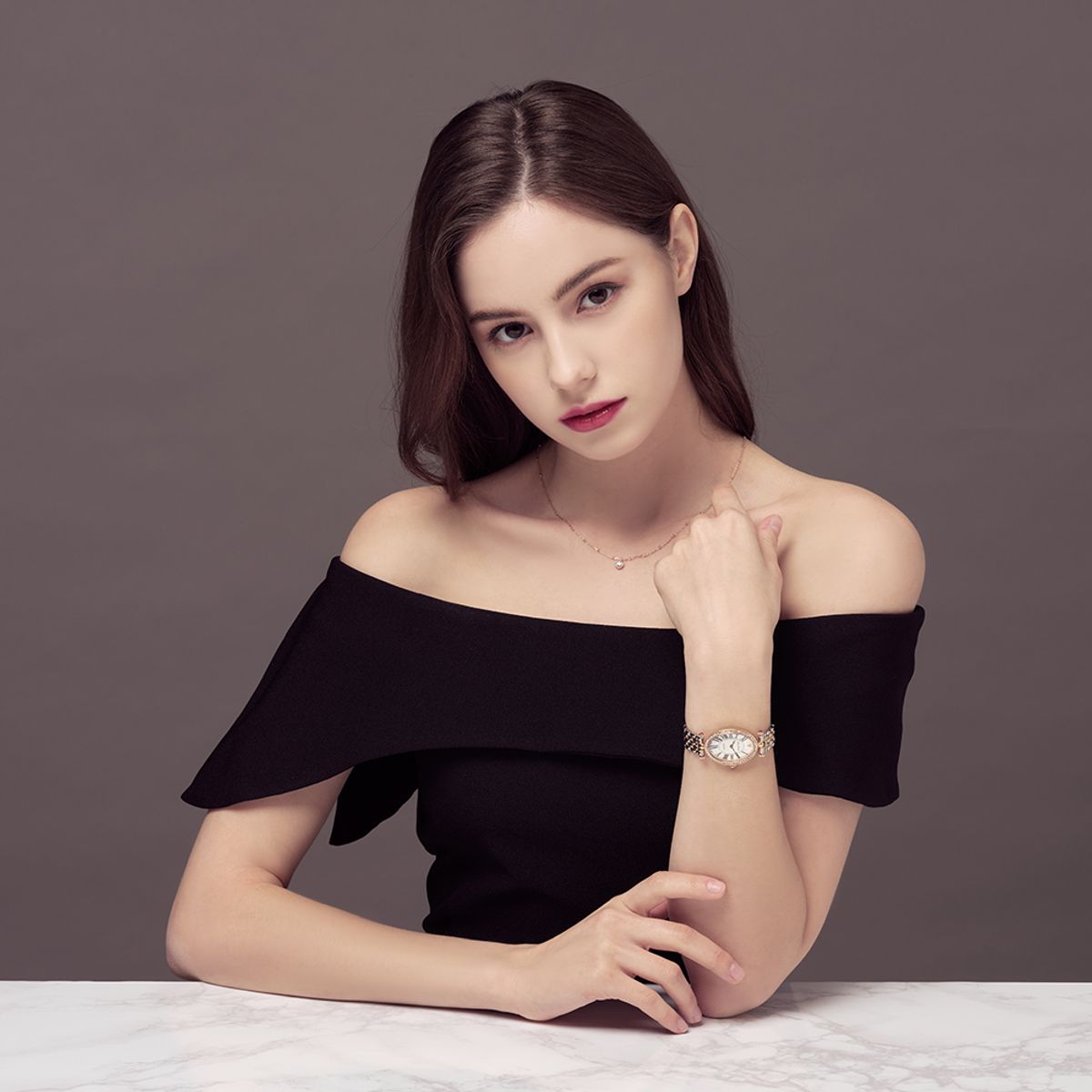 루이스카딘(LOUIS CARDIN) LC702CB_L 여성 다이아 오벌 메탈시계