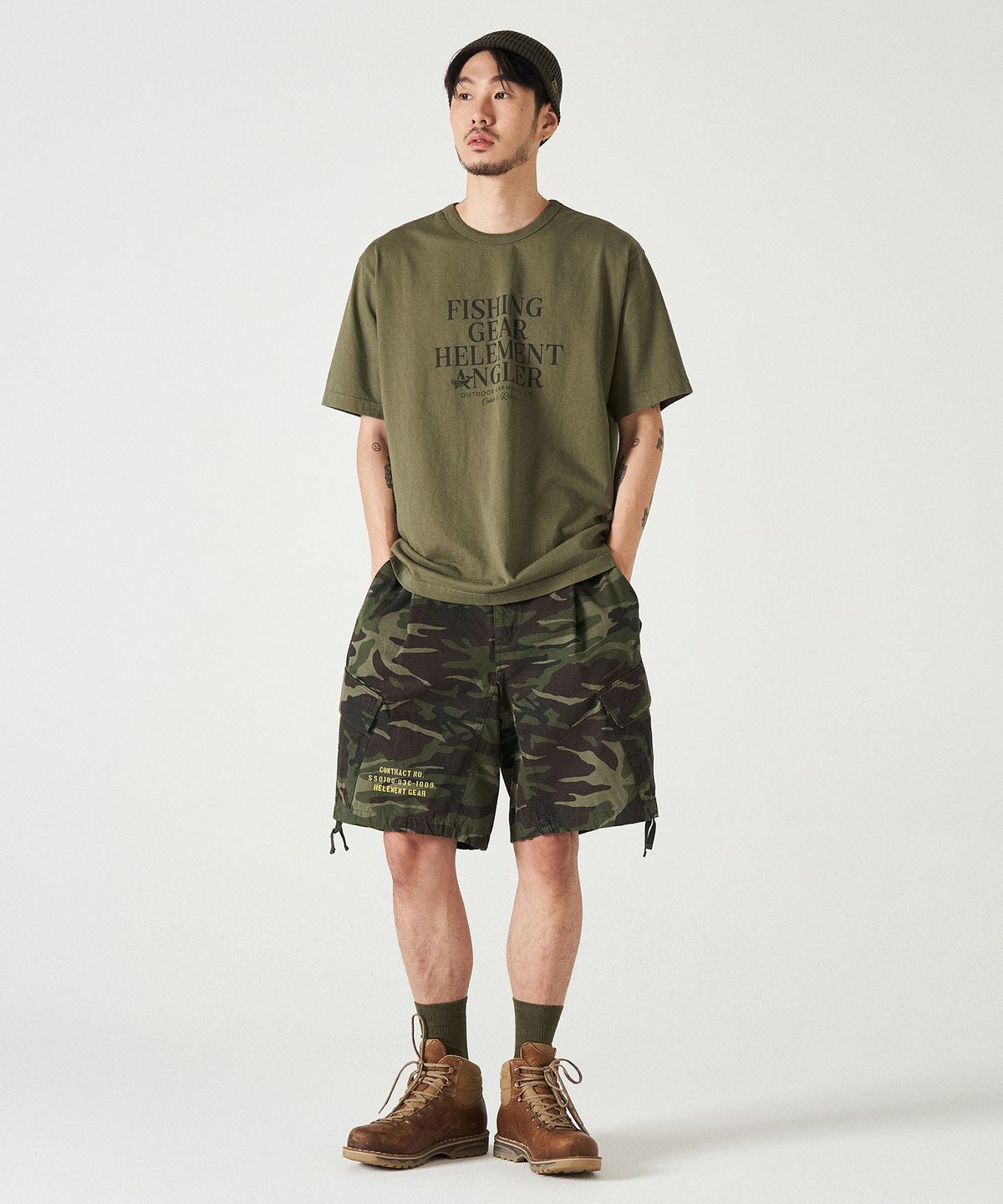 힐리먼트(HELEMENT) 앵글러 그래픽 반팔티 (KHAKI)