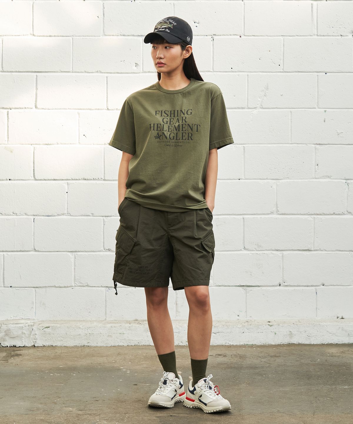 힐리먼트(HELEMENT) 앵글러 그래픽 반팔티 (KHAKI)