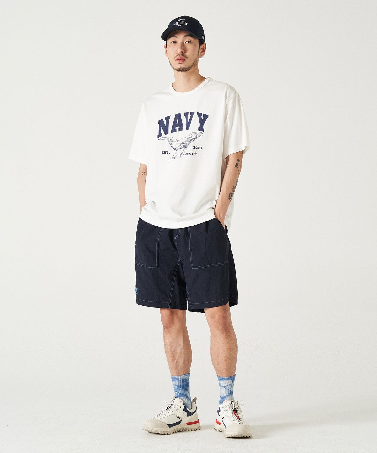 힐리먼트(HELEMENT) 앵글러 그래픽 반팔티 (WHITE)