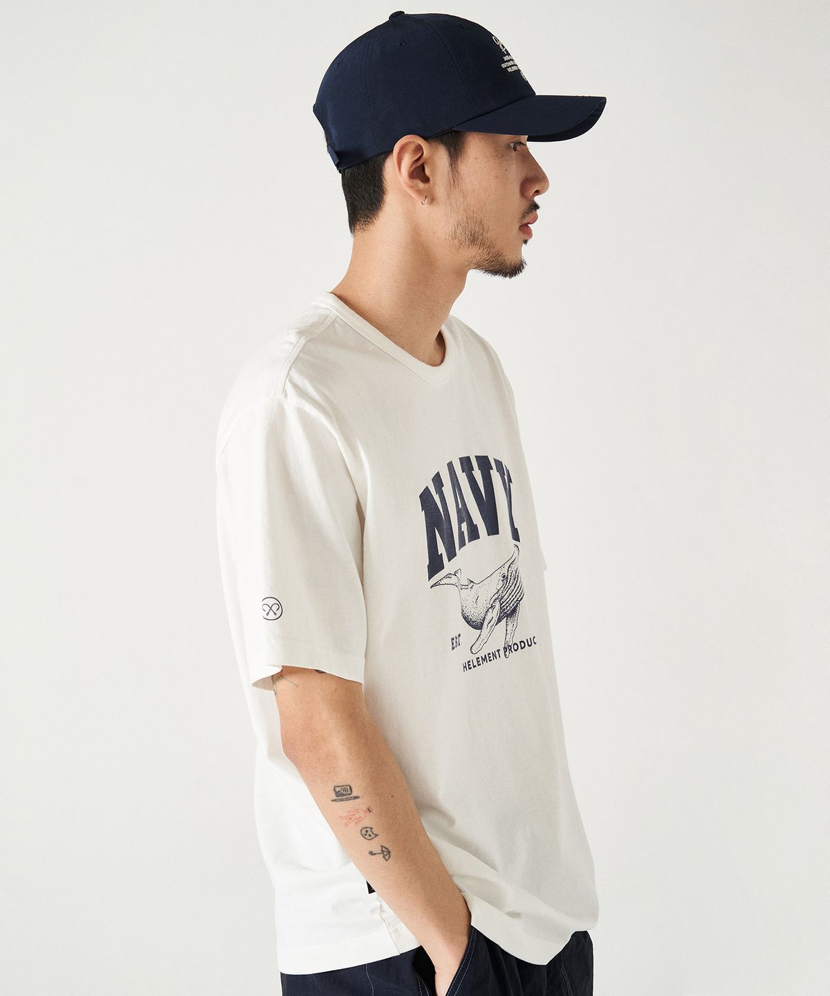 힐리먼트(HELEMENT) 앵글러 그래픽 반팔티 (WHITE)