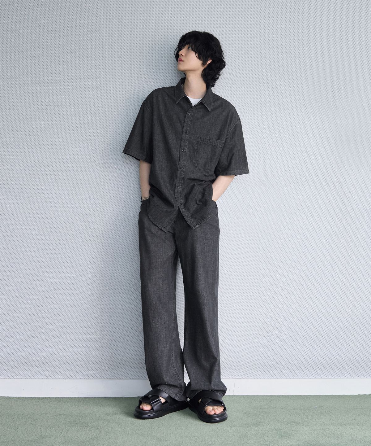아워데이즈(OURDAYZ) 쿨 린넨 라이크 세미 와이드 데님 [GRAYISH BLACK]