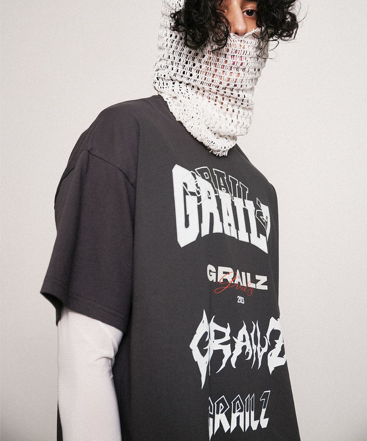 그레일즈(GRAILZ) MULTI LOGO T-SHIRTS [CHARCOAL]