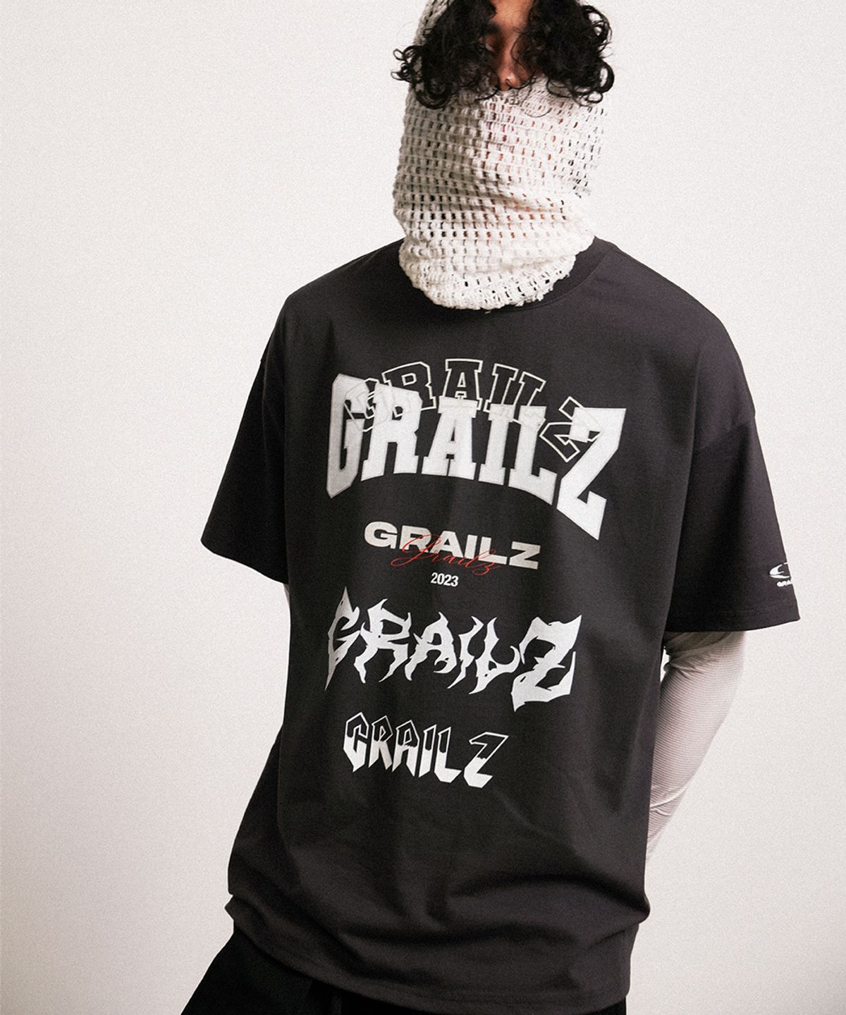 그레일즈(GRAILZ) MULTI LOGO T-SHIRTS [CHARCOAL]
