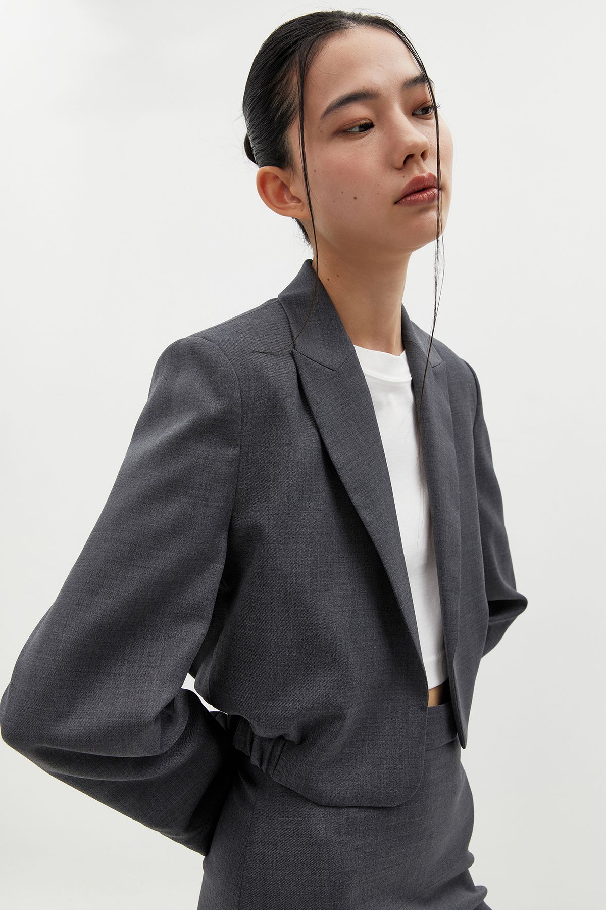 블랑드누아(BLANC de NOIRS) 크롭 밴딩 울 블레이저 (그레이)