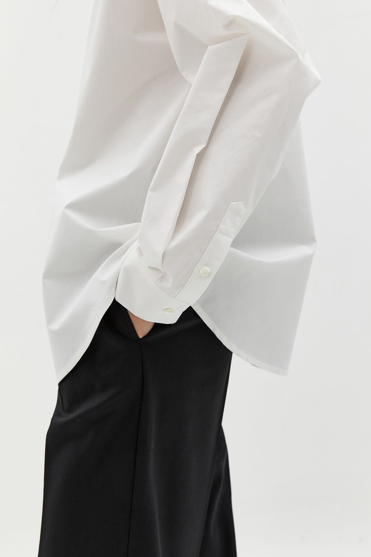 블랑드누아(BLANC de NOIRS) 오버핏 코튼 셔츠 (화이트)