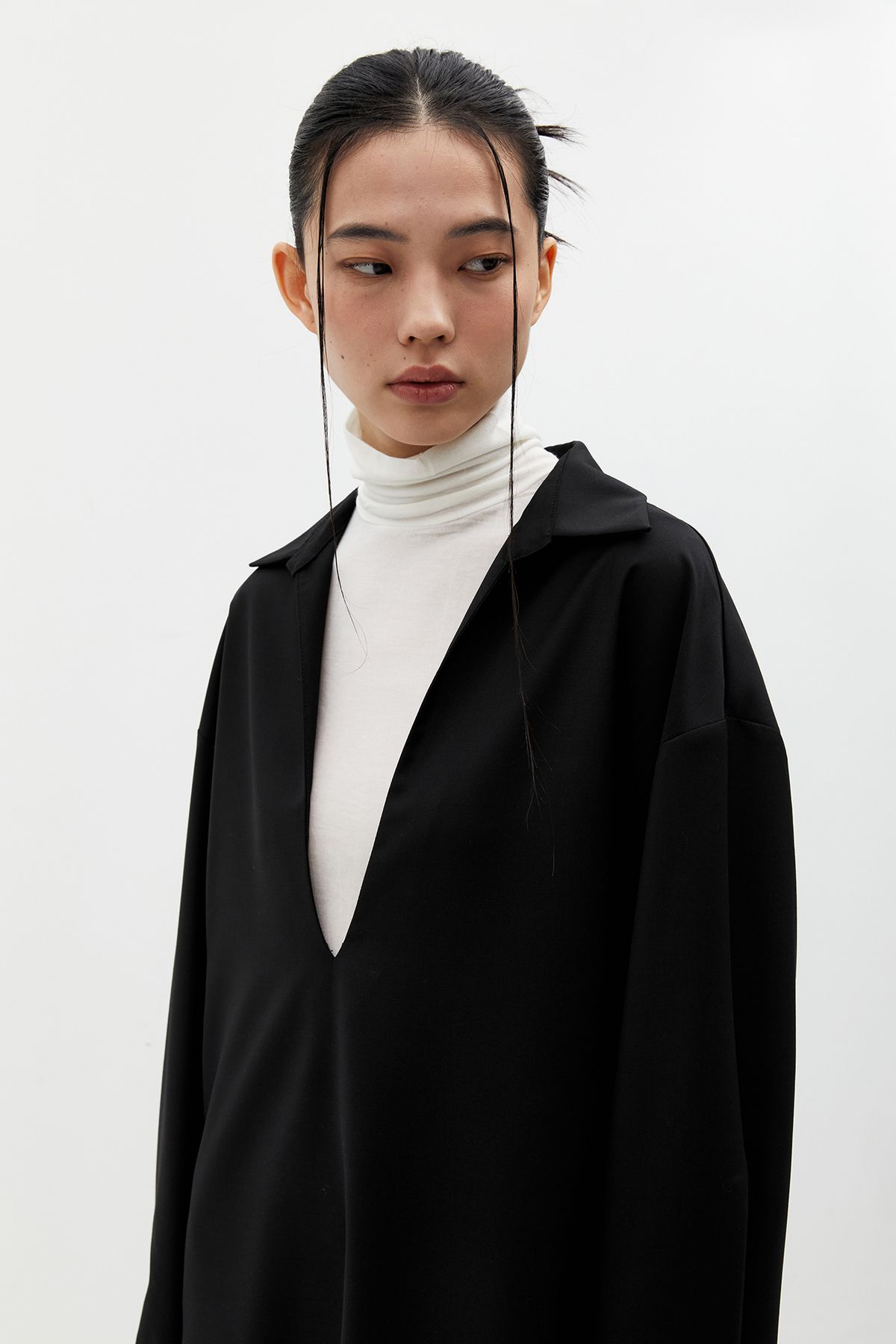 블랑드누아(BLANC de NOIRS) v넥 롱 원피스 (블랙)