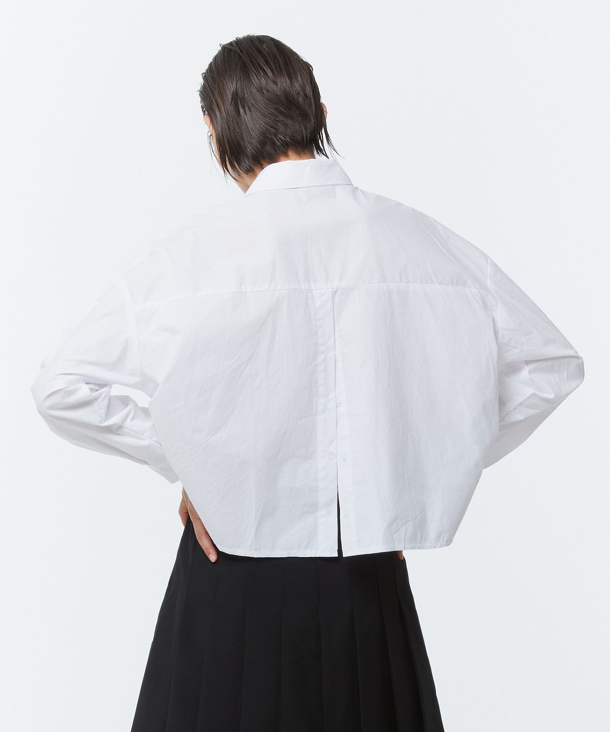 킴도(KIMDOH) BACK SLIT CROPPED SHIRT WHITE