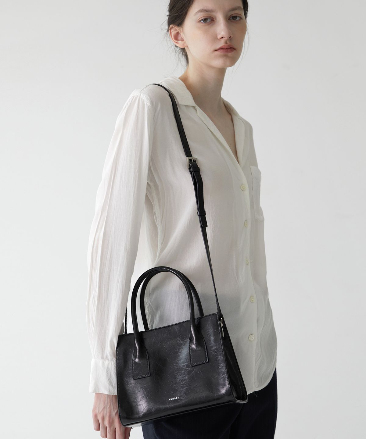 앤오즈(ANODDS) LOTA square leather tote bag 2 color