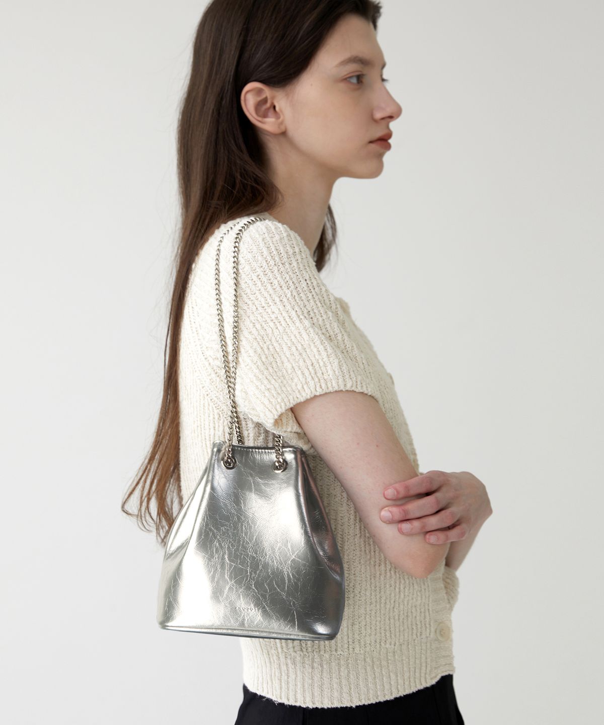 앤오즈(ANODDS) TIWI chain leather bucket bag 5 color