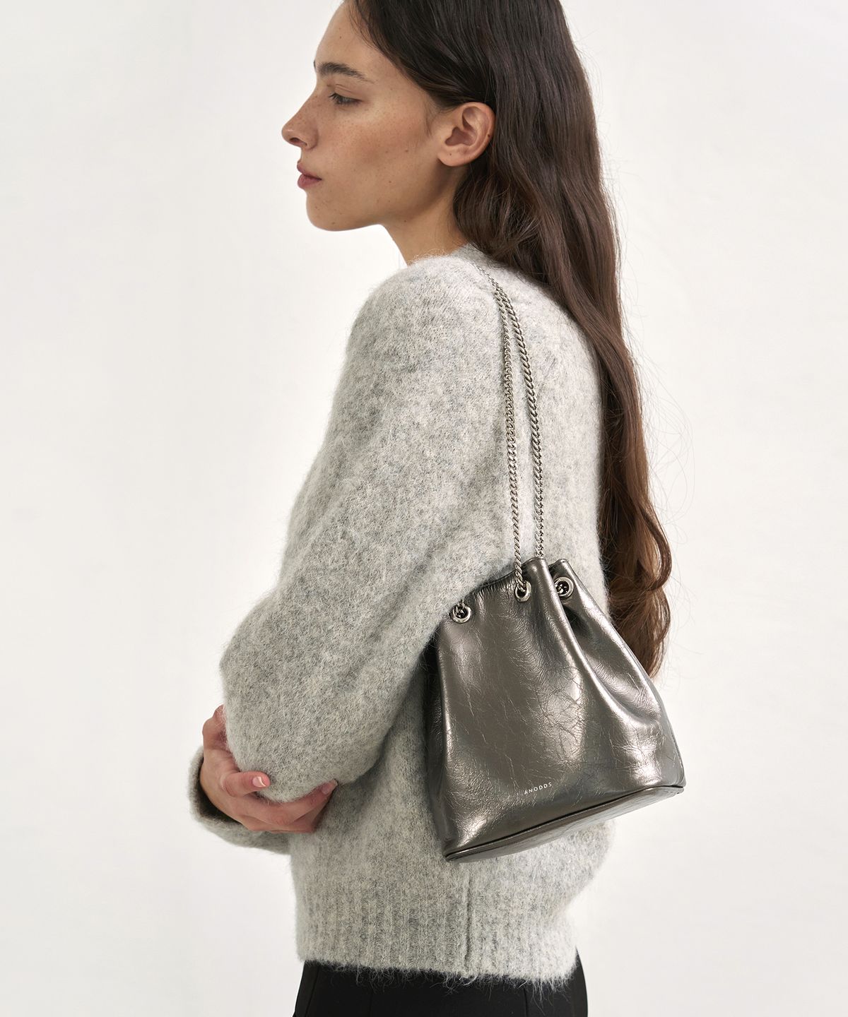 앤오즈(ANODDS) TIWI chain leather bucket bag 5 color