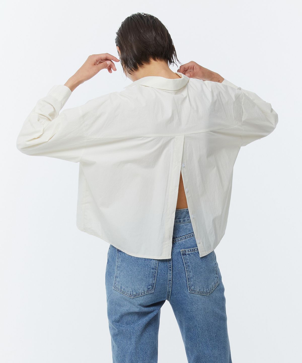 킴도(KIMDOH) BACK SLIT CROPPED SHIRT IVORY