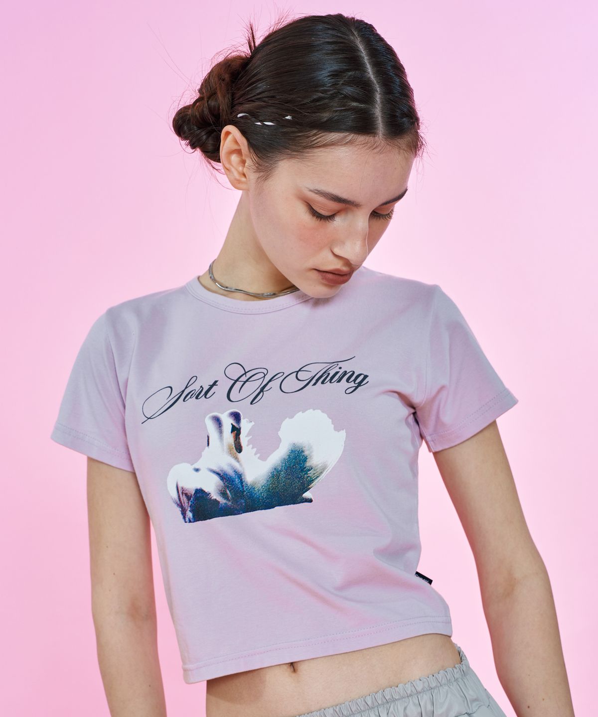 팬시클럽(FANCY CLUB) [NF] 시그너스 스탠다드 티 (LIGHT PINK)_F23QB493