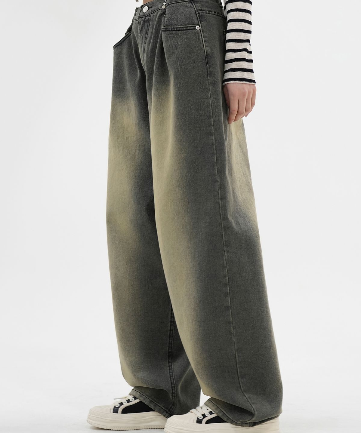어반드레스(AVANDRESS) BUCKLE WIDE DENIM PANTS WASHING LIGHT BLUE
