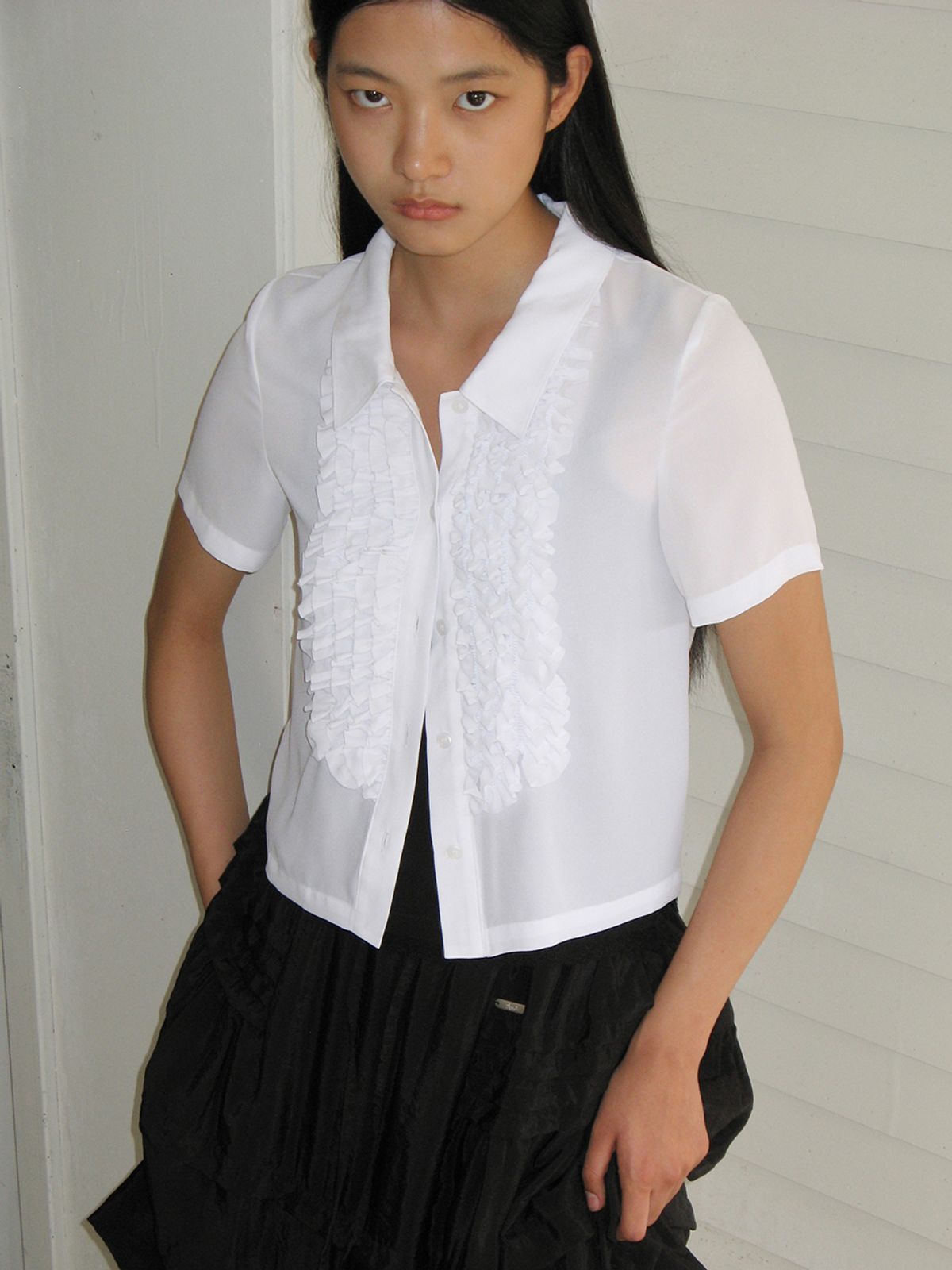 시눈(SINOON) FRILL HALF BLOUSE (WHITE)