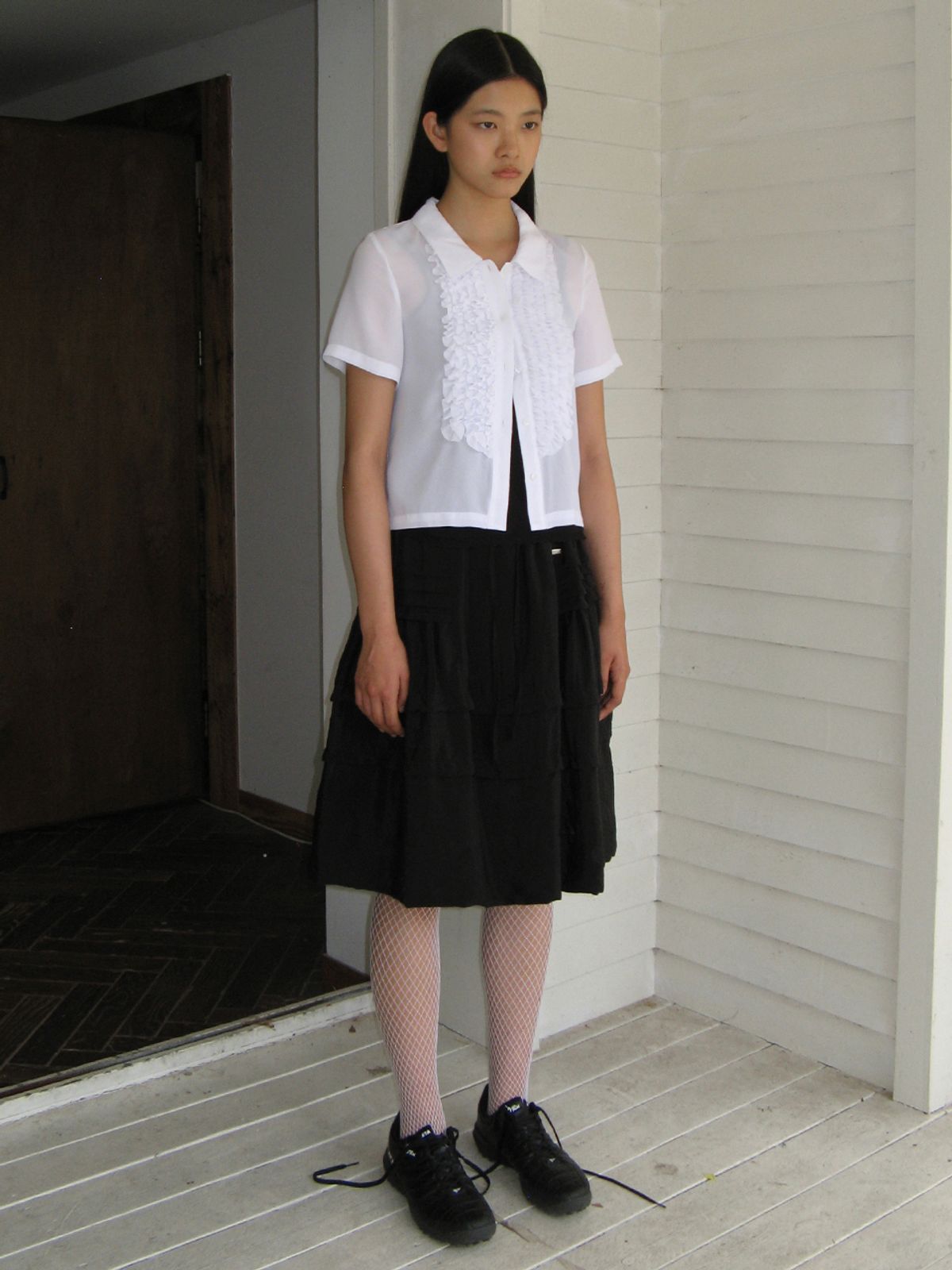 시눈(SINOON) FRILL HALF BLOUSE (WHITE)