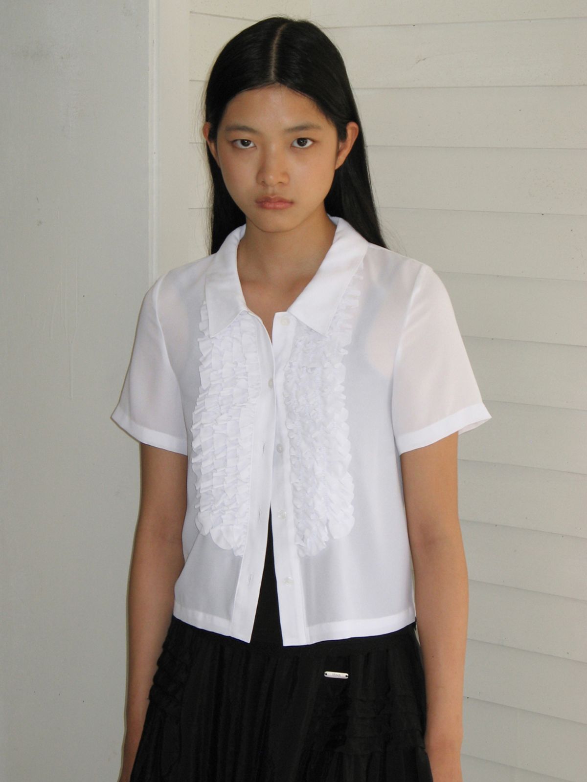 시눈(SINOON) FRILL HALF BLOUSE (WHITE)