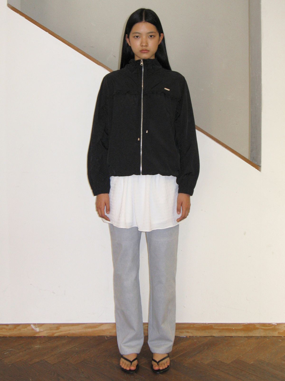 시눈(SINOON) CIRCLE LINE FRILL WINDBREAKER (BLACK)
