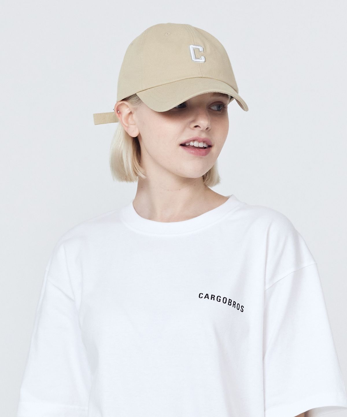 카고브로스 포 우먼(CARGOBROS FOR WOMAN) 시그니처 로고 볼캡 (베이지)