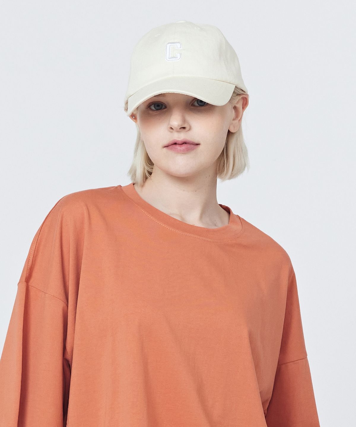 카고브로스 포 우먼(CARGOBROS FOR WOMAN) 시그니처 로고 볼캡 (아이보리)