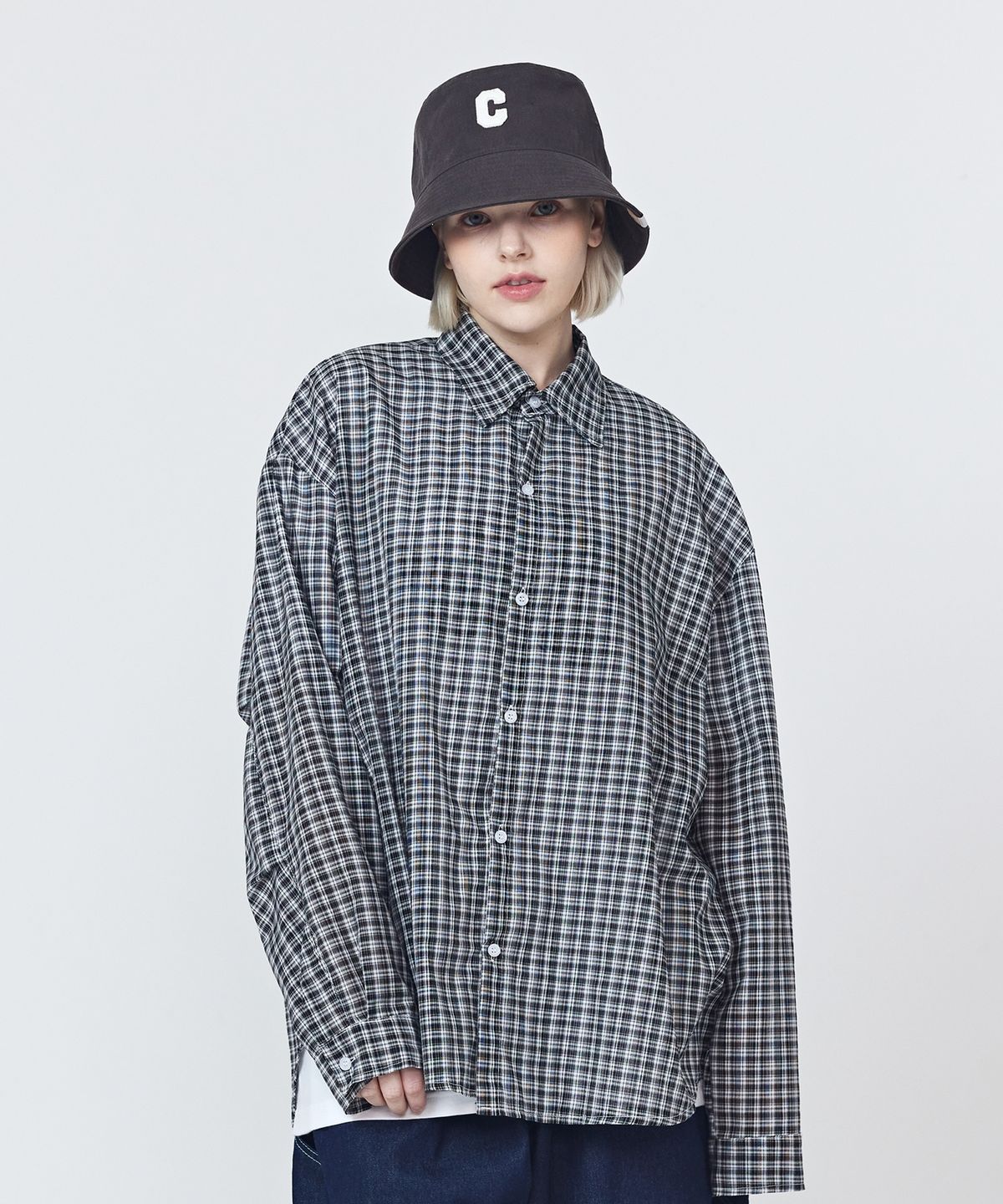 카고브로스 포 우먼(CARGOBROS FOR WOMAN) 시어서커 오버핏 체크셔츠 (블랙)
