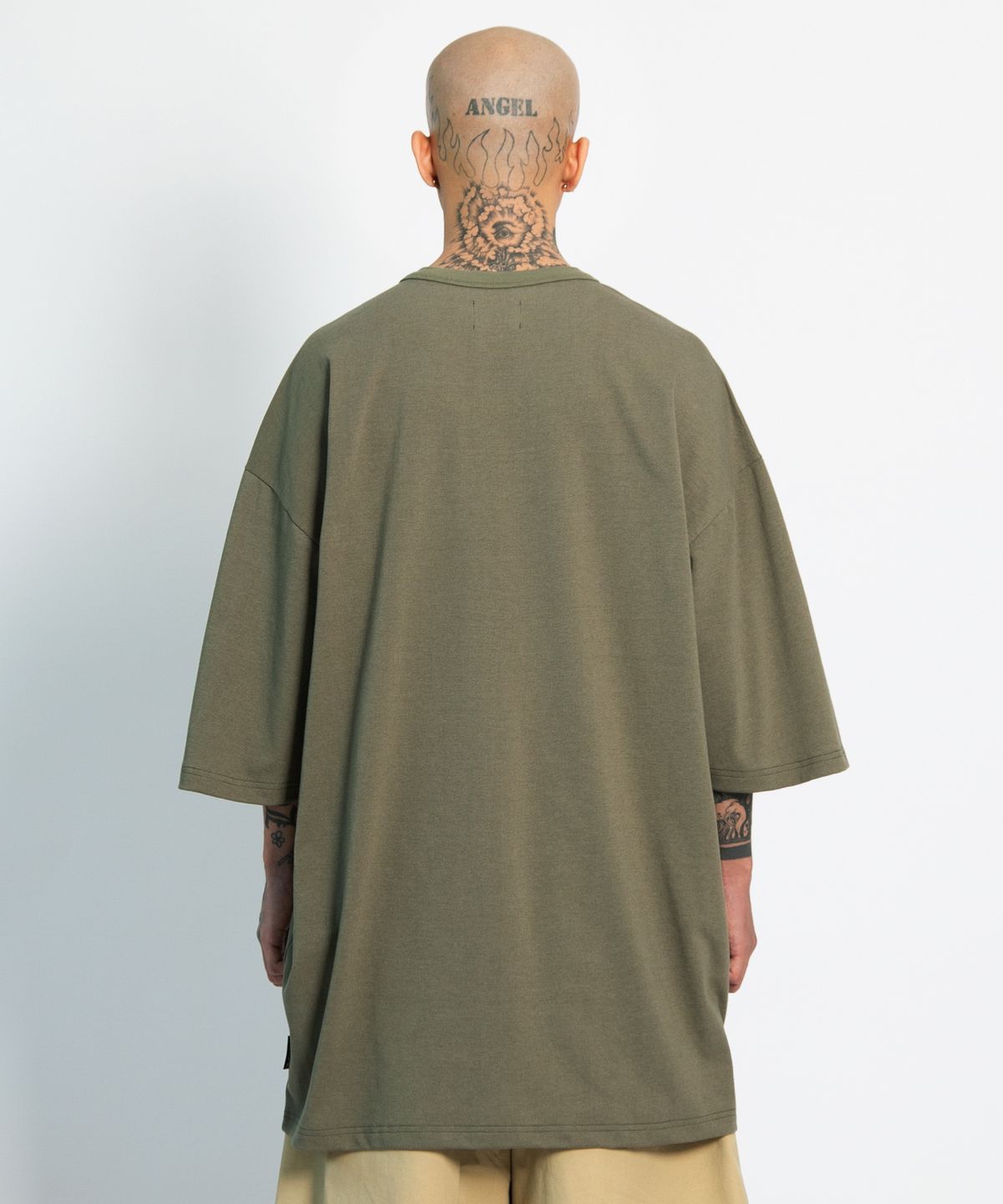 아조바이아조(AJOBYAJO) [PBA] AJO Collage T-Shirt [KHAKI]