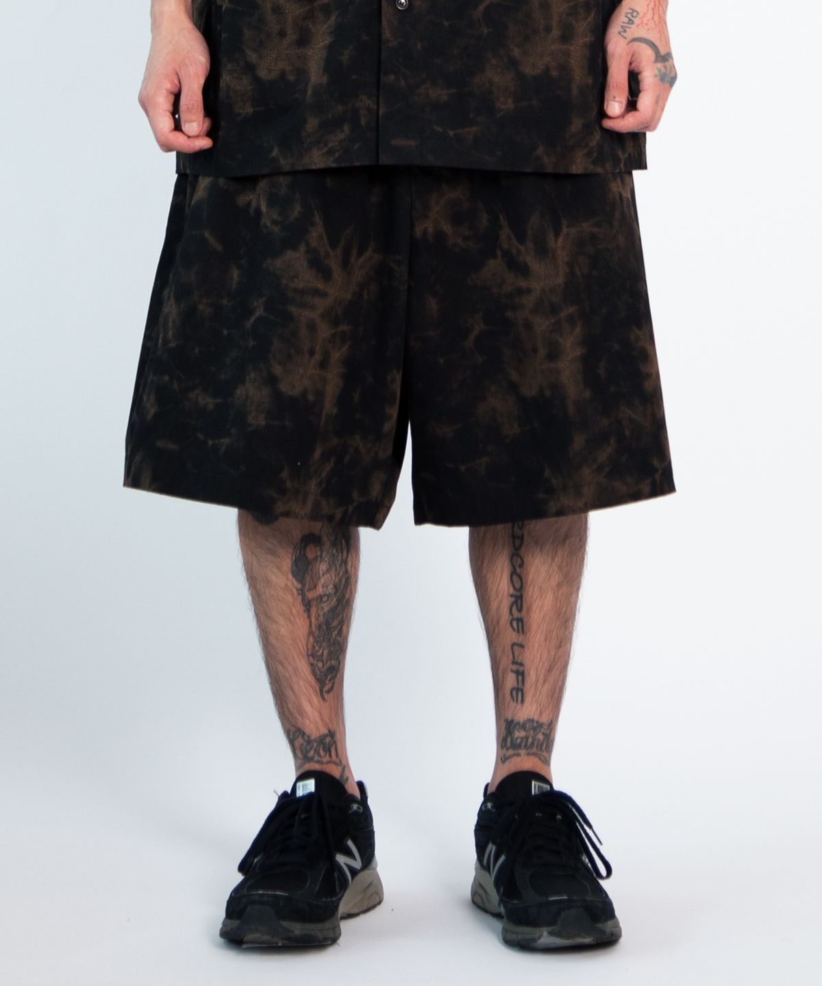 아조바이아조(AJOBYAJO) Tie-Dye Shorts [BLACK]