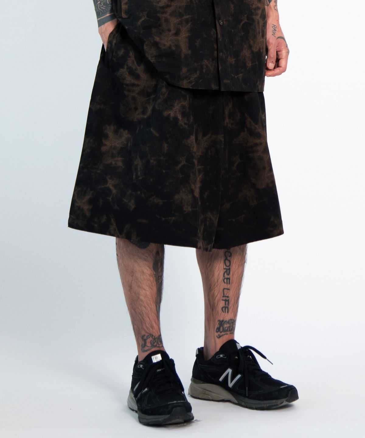 아조바이아조(AJOBYAJO) Tie-Dye Shorts [BLACK]