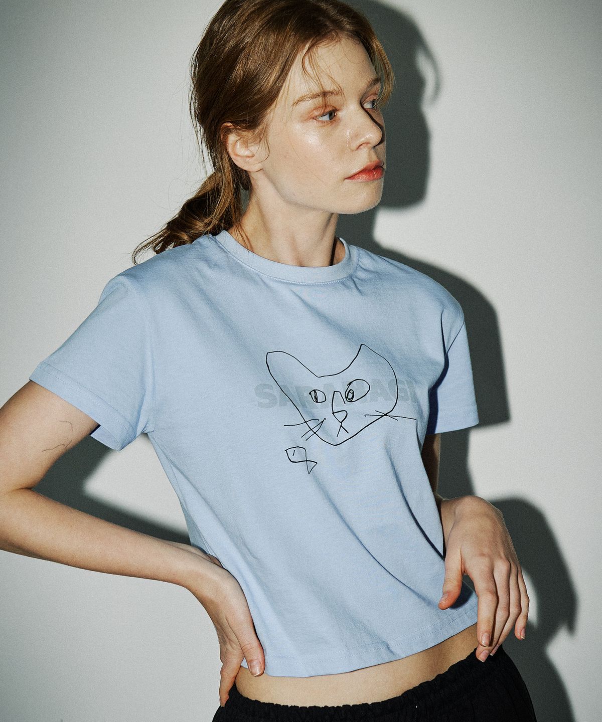 사라나기(SARANAGI) SE01-CROP DOODLE TSHIRT SKY BLUE