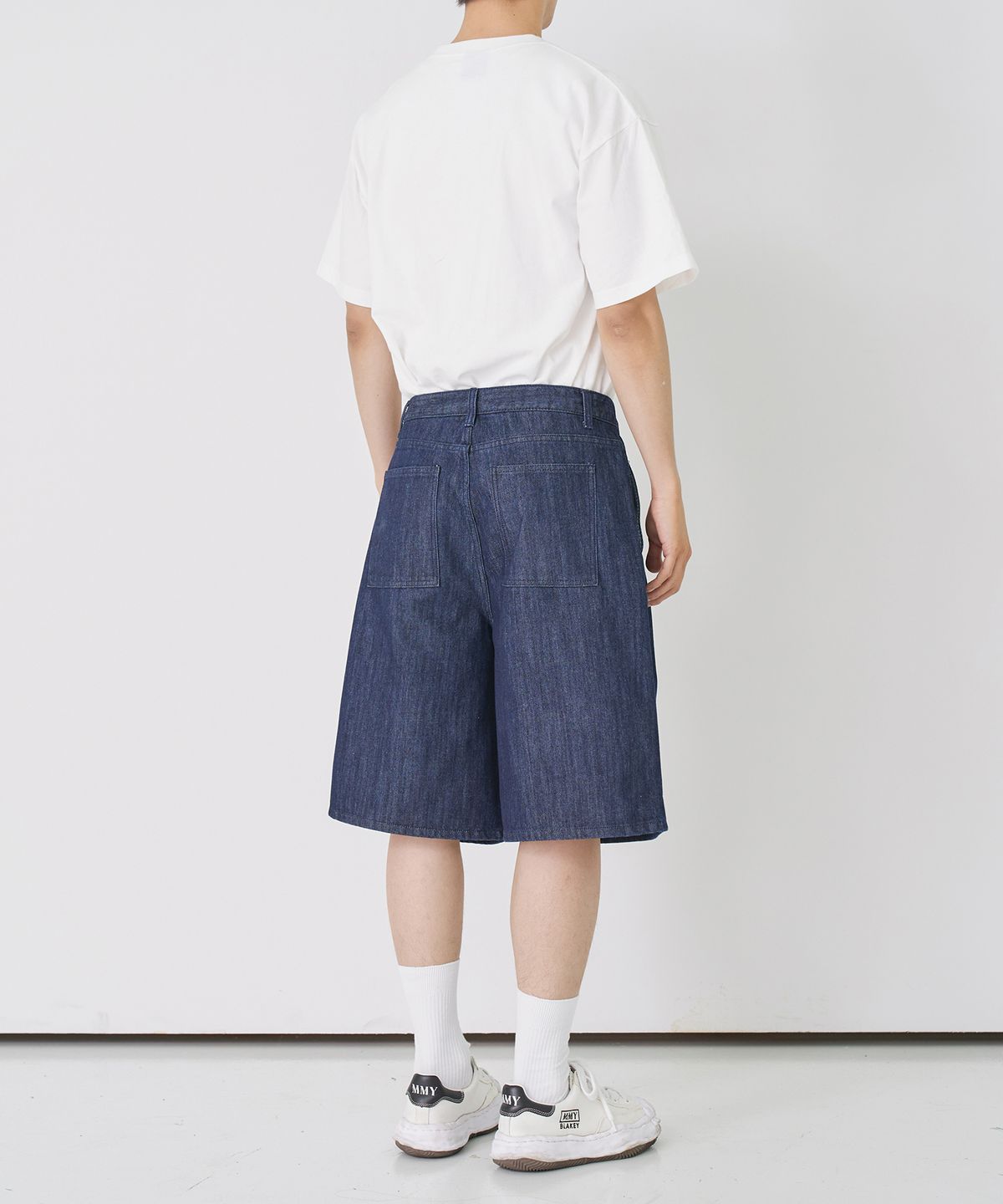 블론드나인(BLOND9) 투턱 버뮤다 데님 팬츠
