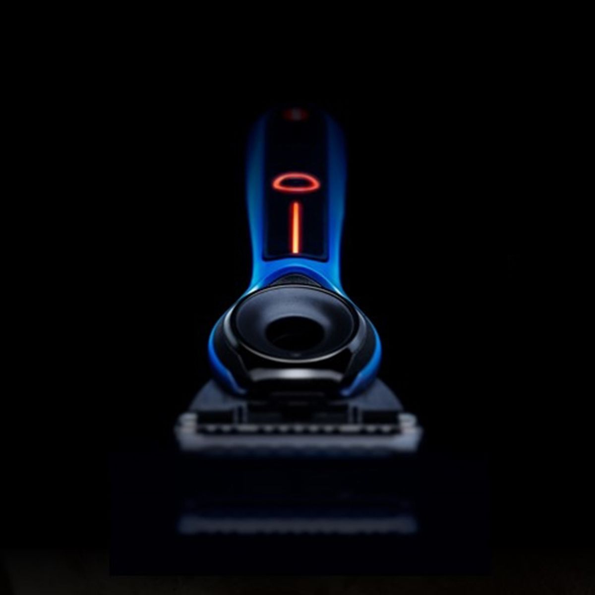 질레트(GILLETTE) 랩스 히티드 레이저 부가티 에디션 (핸들 +2입+충전독) + 부가티 토이카 + 아이언맨 무선충전기(한정수량 140개) [G115][S631][S340]