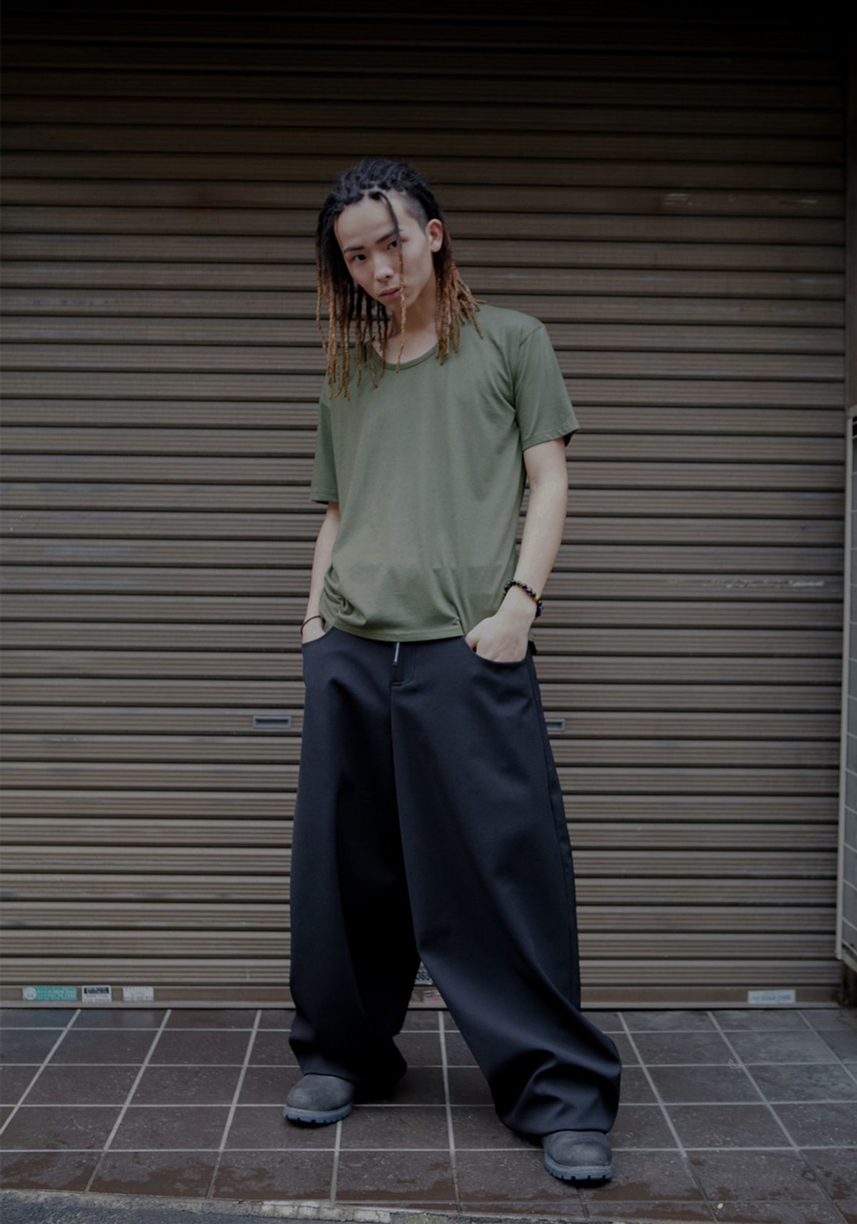 고저(GOZER) UNDER HALF T-SHIRT_KHAKI