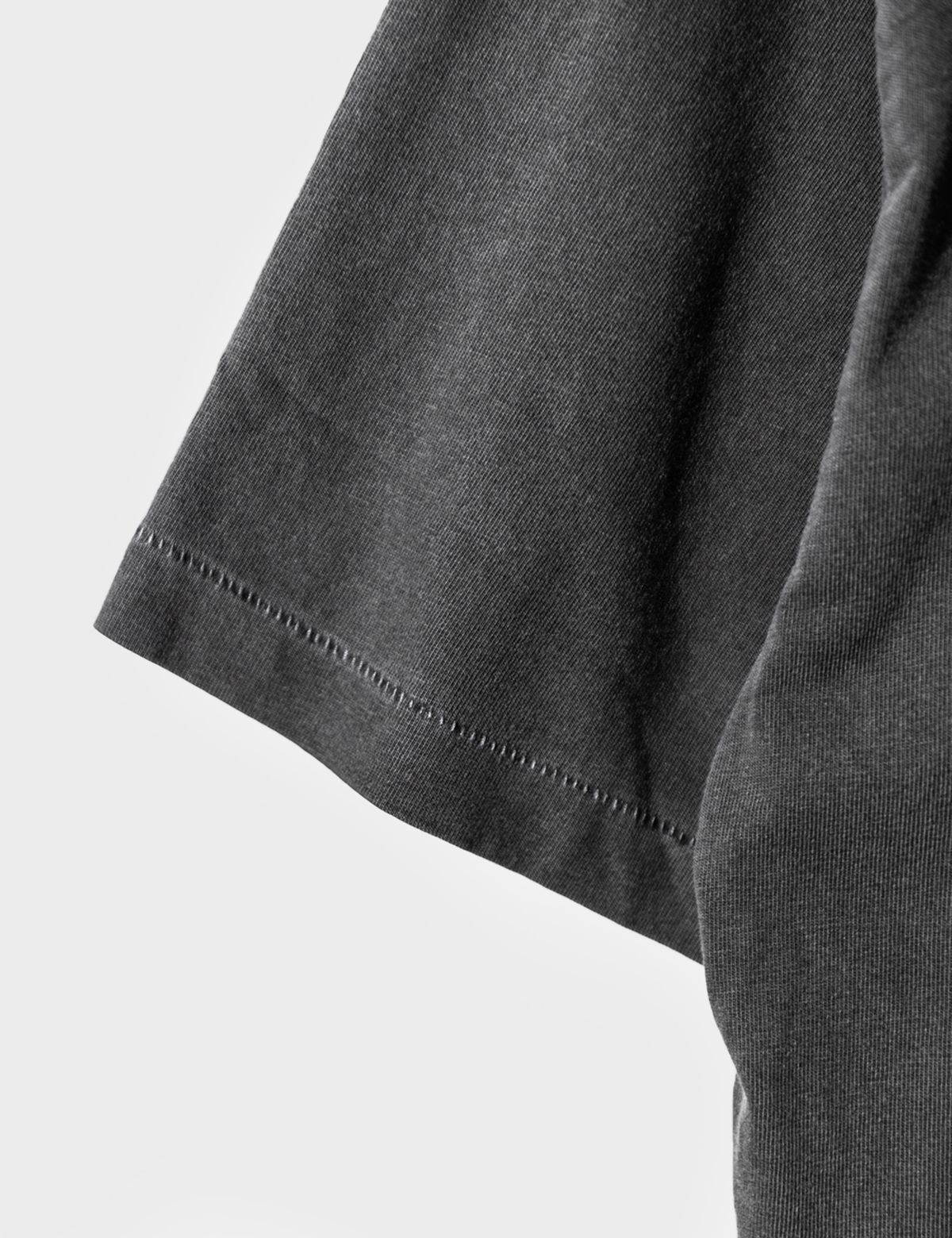 펀치드렁크파티즈(PUNCH DRUNK PARTIES) Hurt Logo Garment Dyed Tee (CHARCOAL)