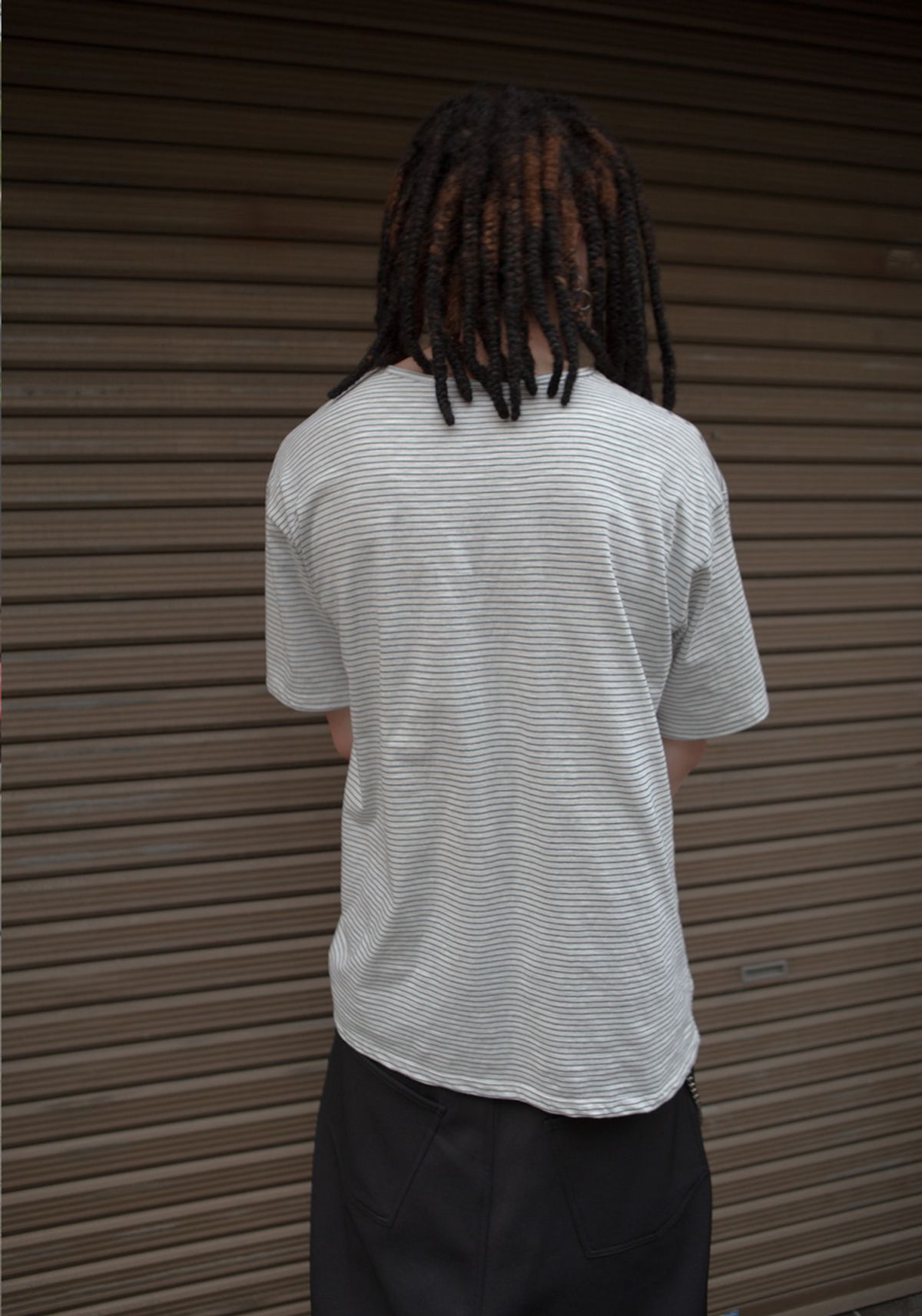고저(GOZER) UNDER HALF STRIPE T-SHIRT_WHITE